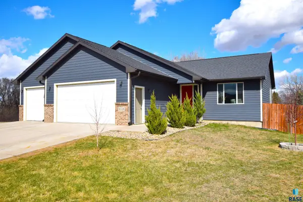 1028 N Mable Cir, Sioux Falls, SD 57103
