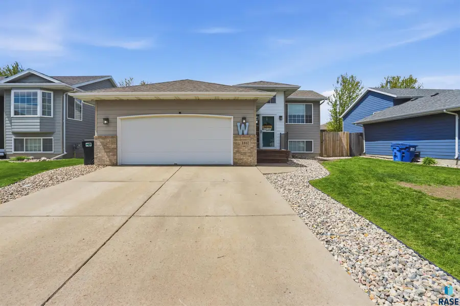 4317 S Wilson Ave, Sioux Falls, SD 57106 - #2