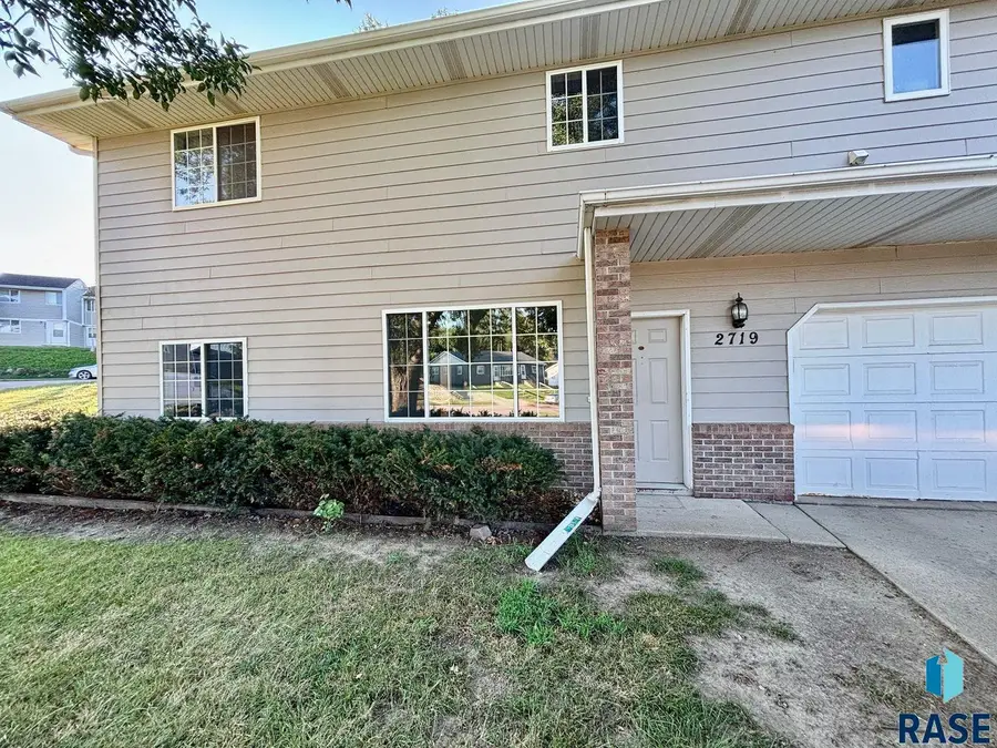2001 S Cleveland Ave, Sioux Falls, SD 57103 - #2
