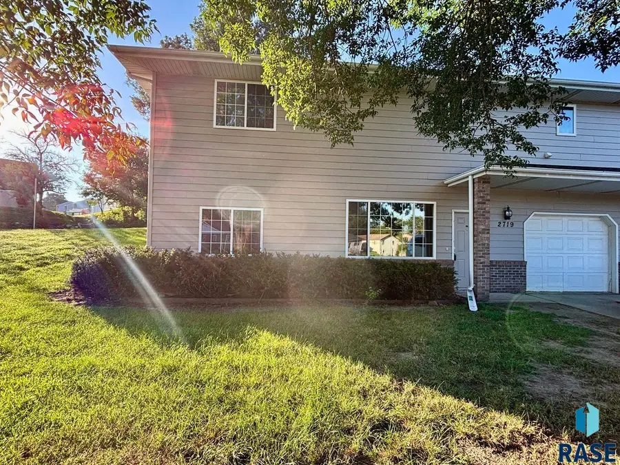2001 S Cleveland Ave, Sioux Falls, SD 57103 - #3