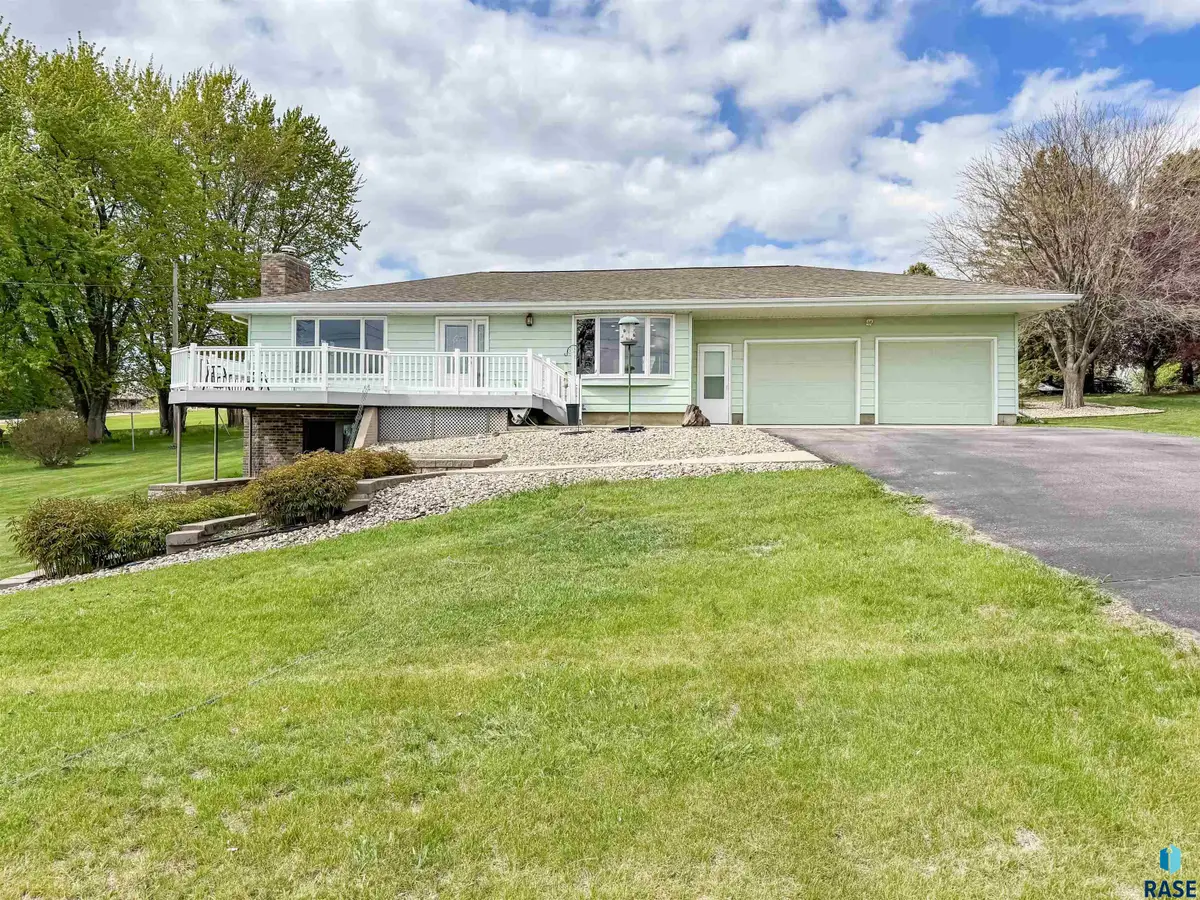 47638 Slip Up Creek Rd, Sioux Falls, SD 57104 - #1