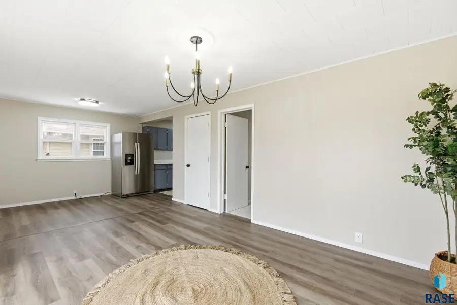 418 N Cliff Ave, Sioux Falls, SD 57103 - #3