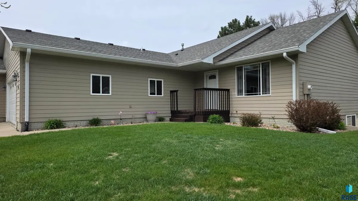 805 Jayme Cir, Sioux Falls, SD 57106 - #1