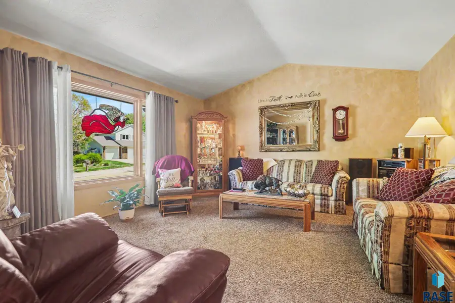 3301 E Marson Dr, Sioux Falls, SD 57103 - #2