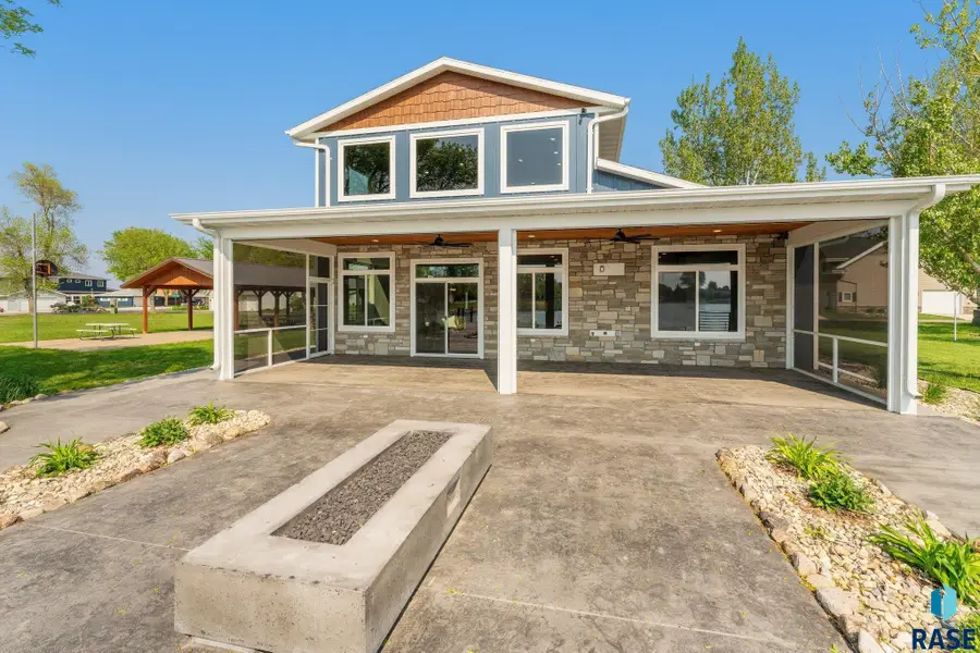 6639 Peninsula Ln, Wentworth, SD 57075 - #3