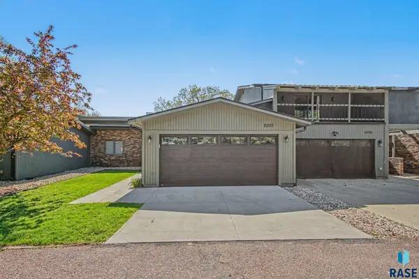 5207 E Valley Oaks Pl, Sioux Falls, SD 57110