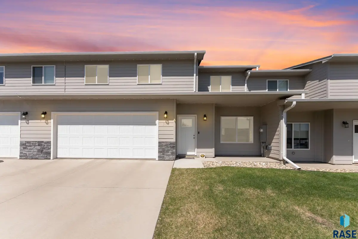 3003 S Broek Dr, Sioux Falls, SD 57106 - #1