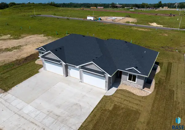 2208 E Christensen St, Brandon, SD 57005