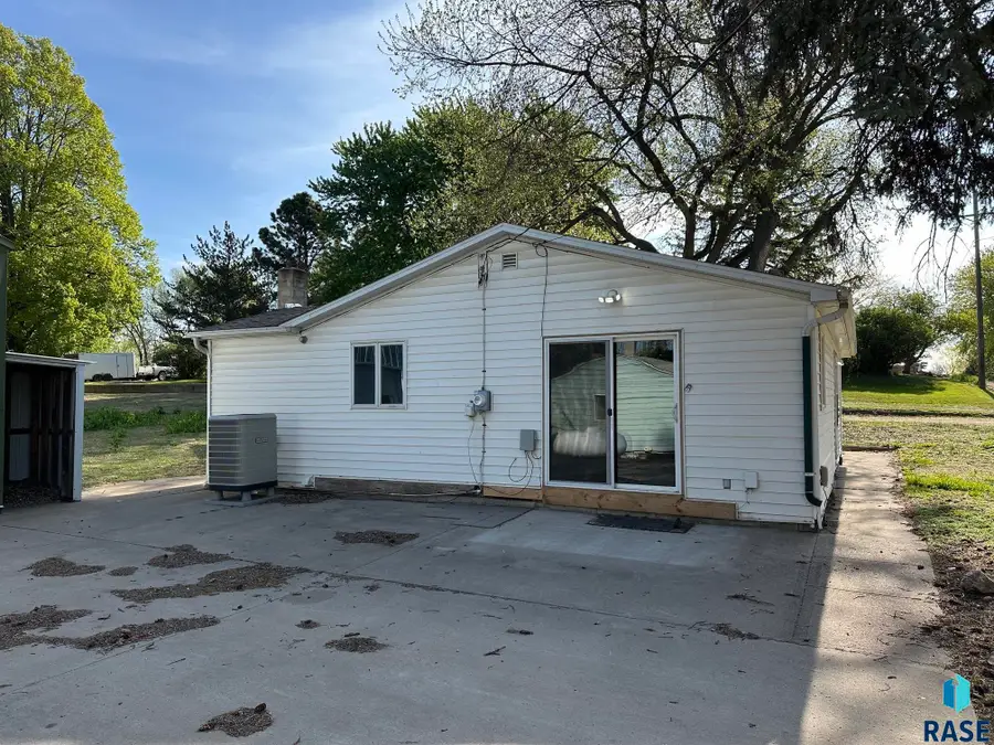 1316 E 61st St N, Sioux Falls, SD 57104 - #3