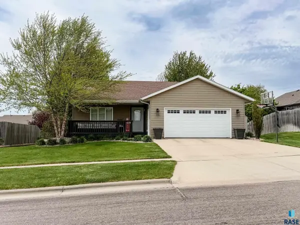 911 Blue Ridge Rd, Dell Rapids, SD 57022