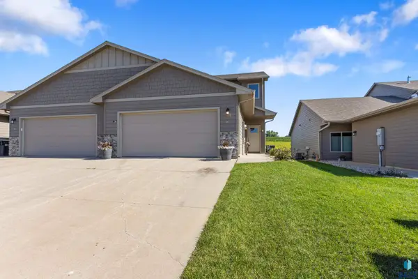 7416 E 45th St, Sioux Falls, SD 57110