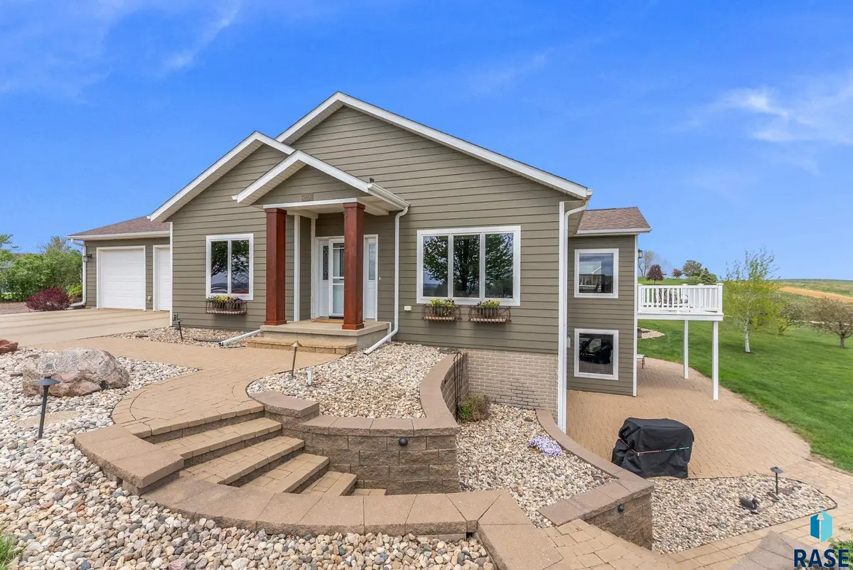 48290 N Hiawatha Pl, Canton, SD 57013 - #1