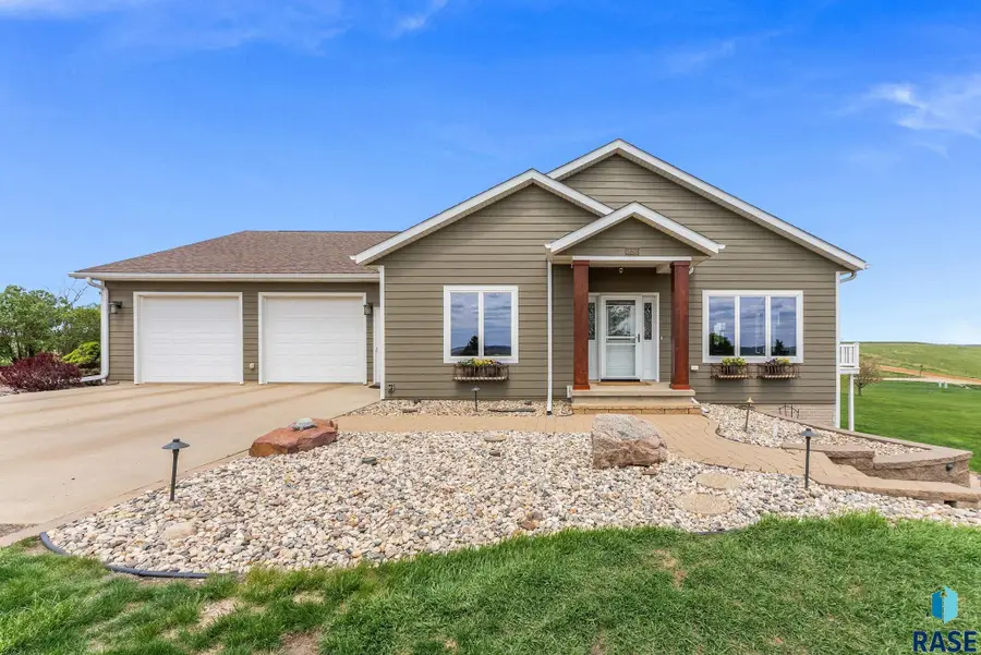 48290 N Hiawatha Pl, Canton, SD 57013 - #2