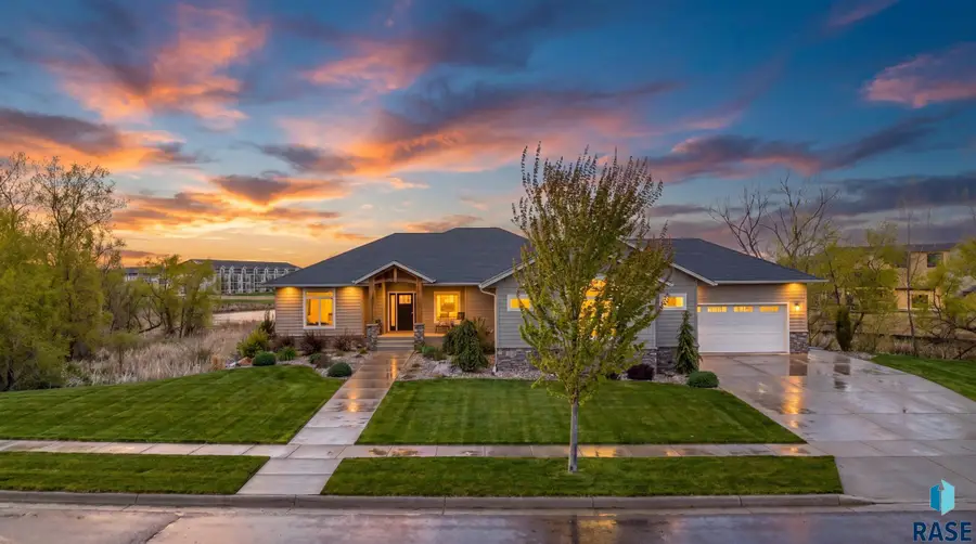 7500 E Dillon Creek Dr, Sioux Falls, SD 57110 - #2