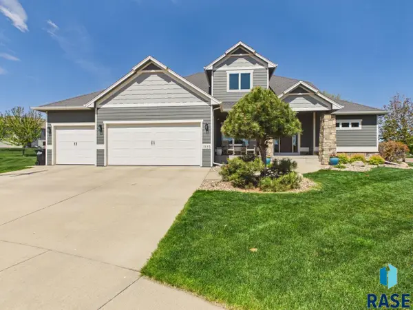 1935 Rainy Cir, Sioux Falls, SD 57110