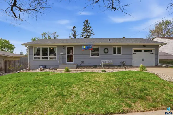 1417 E Oak St, Sioux Falls, SD 57105