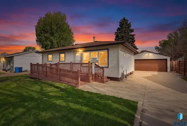 2404 E 19th St, Sioux Falls, SD 57103