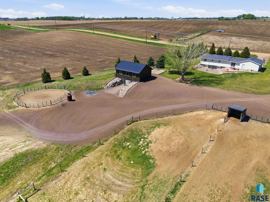 25882 Skunk Creek Ave, Hartford, SD 57033 - #3