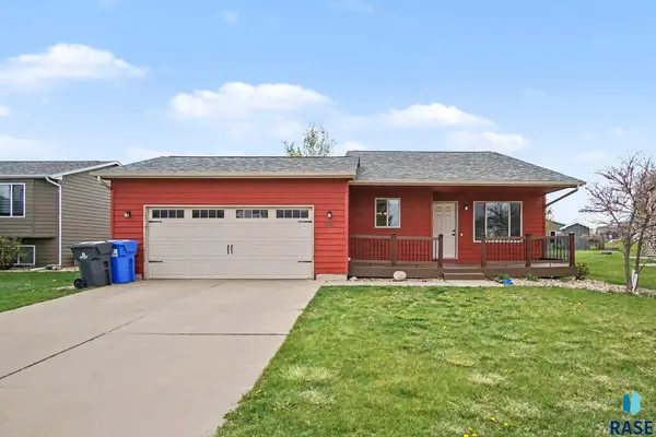 505 Cottonwood Dr, Harrisburg, SD 57032