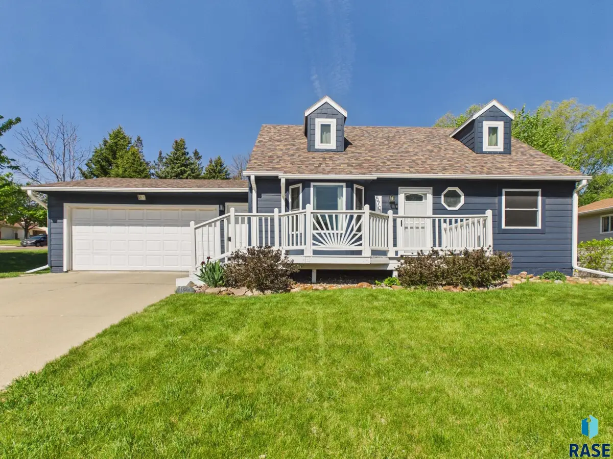 5701 W Coughran Ct, Sioux Falls, SD 57106 - #1