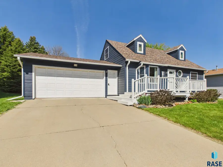 5701 W Coughran Ct, Sioux Falls, SD 57106 - #2