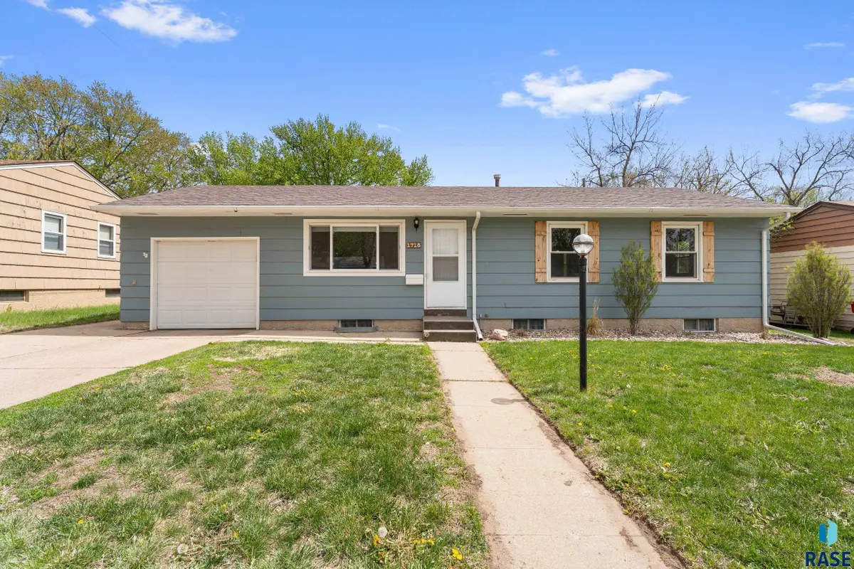 1716 S Olive Dr Dr, Sioux Falls, SD 57103 - #1