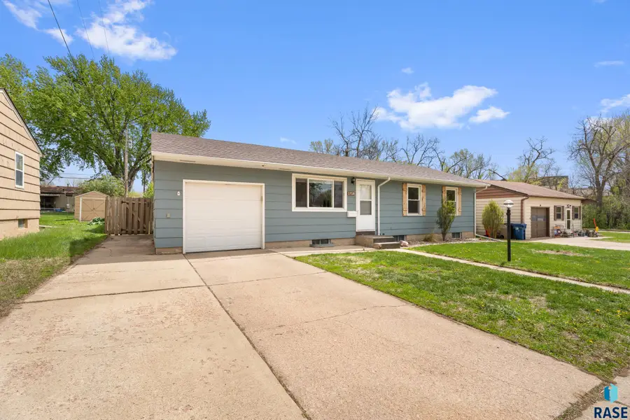 1716 S Olive Dr Dr, Sioux Falls, SD 57103 - #2