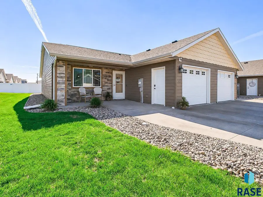 2300 S Mary Beth Ave, Sioux Falls, SD 57106 - #2