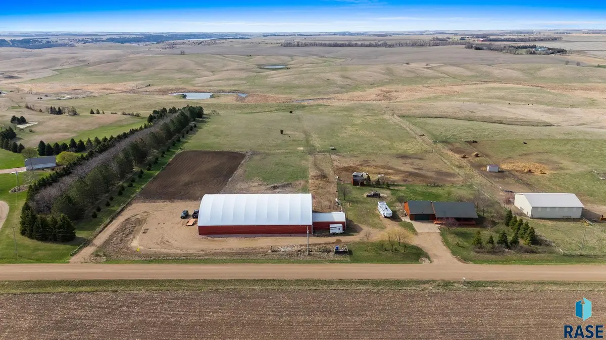 45139 Hawk Dr, Montrose, SD 57048 - #1