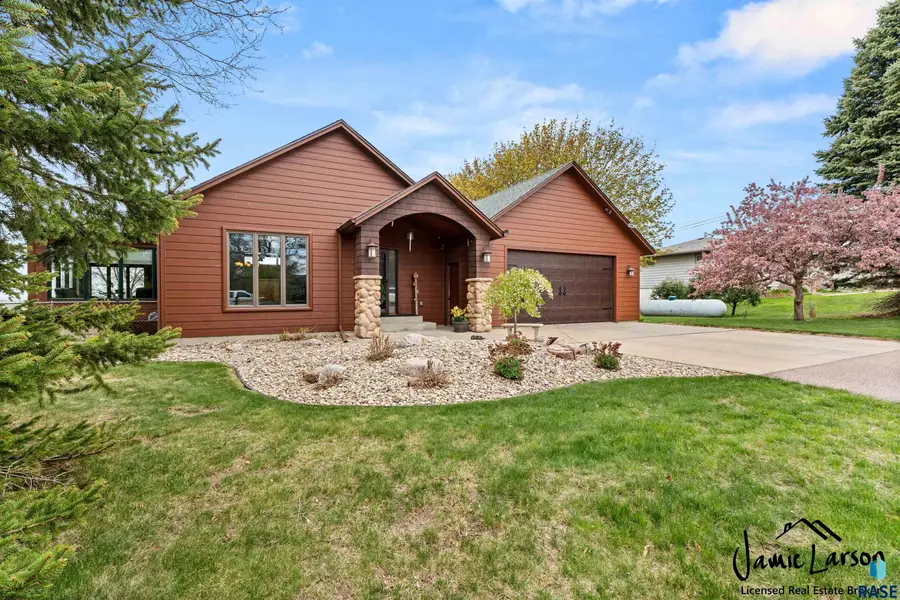 47649 Surrell St, Sioux Falls, SD 57104 - #2