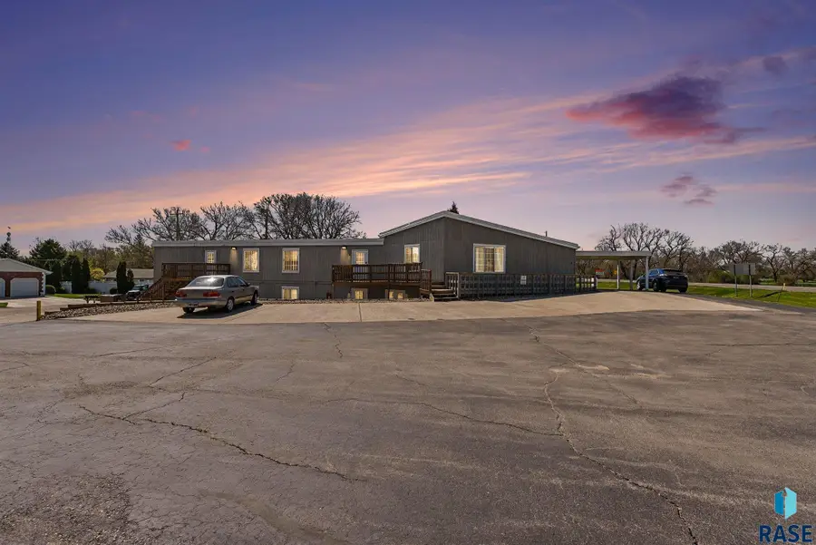 516 N Highland Ave, Madison, SD 57042 - #2