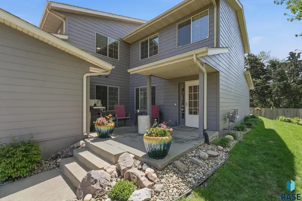 2301 E Beacon Pl, Sioux Falls, SD 57103