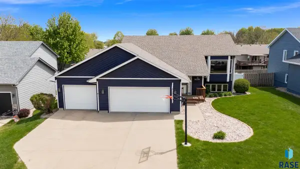 2006 Gordon Dr, Sioux Falls, SD 57110