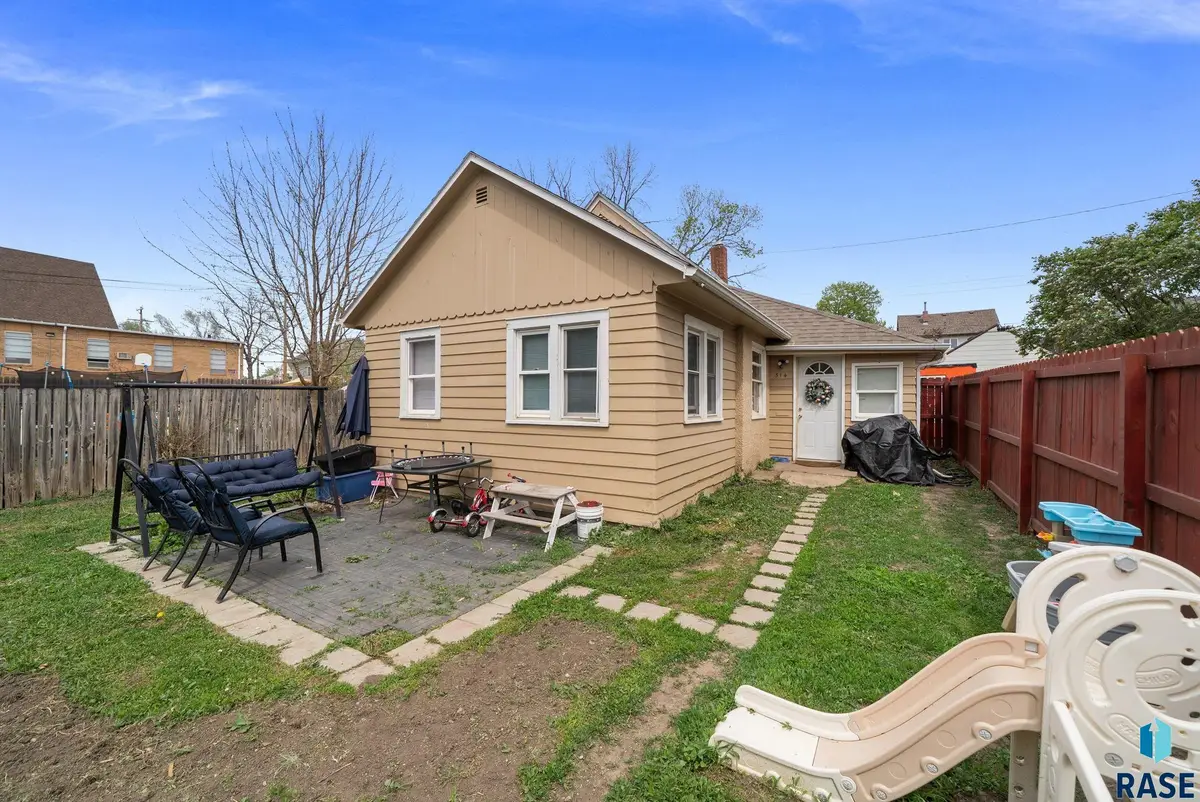 314 N Fairfax Ave, Sioux Falls, SD 57103 - #1