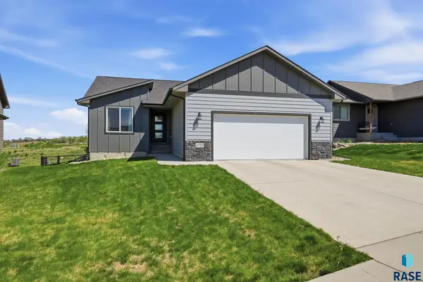 6729 W Viola Ct, Sioux Falls, SD 57106