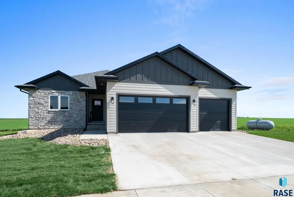 1403 Castle St, Larchwood, IA 51241 - #1
