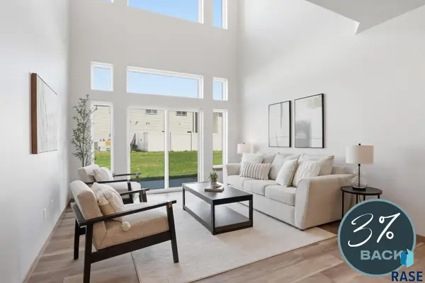 2404 E Jetty Pl, Sioux Falls, SD 57108