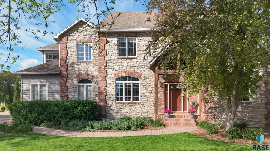508 E St. Andrews Dr, Sioux Falls, SD 57108 - #2