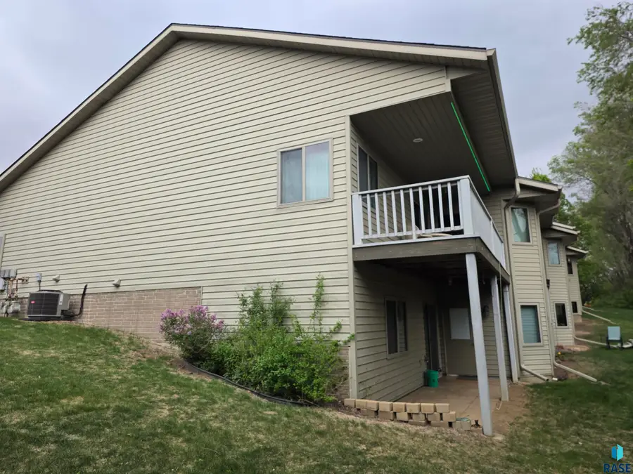 1617 S Cleveland Ave # D, Sioux Falls, SD 57103 - #2