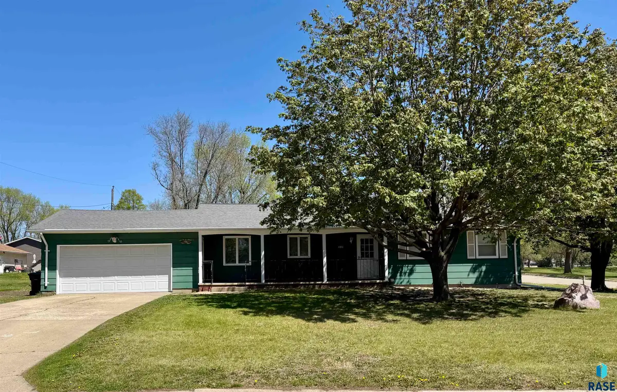 610 W Elizabeth St, Edgerton, MN 56128 - #1