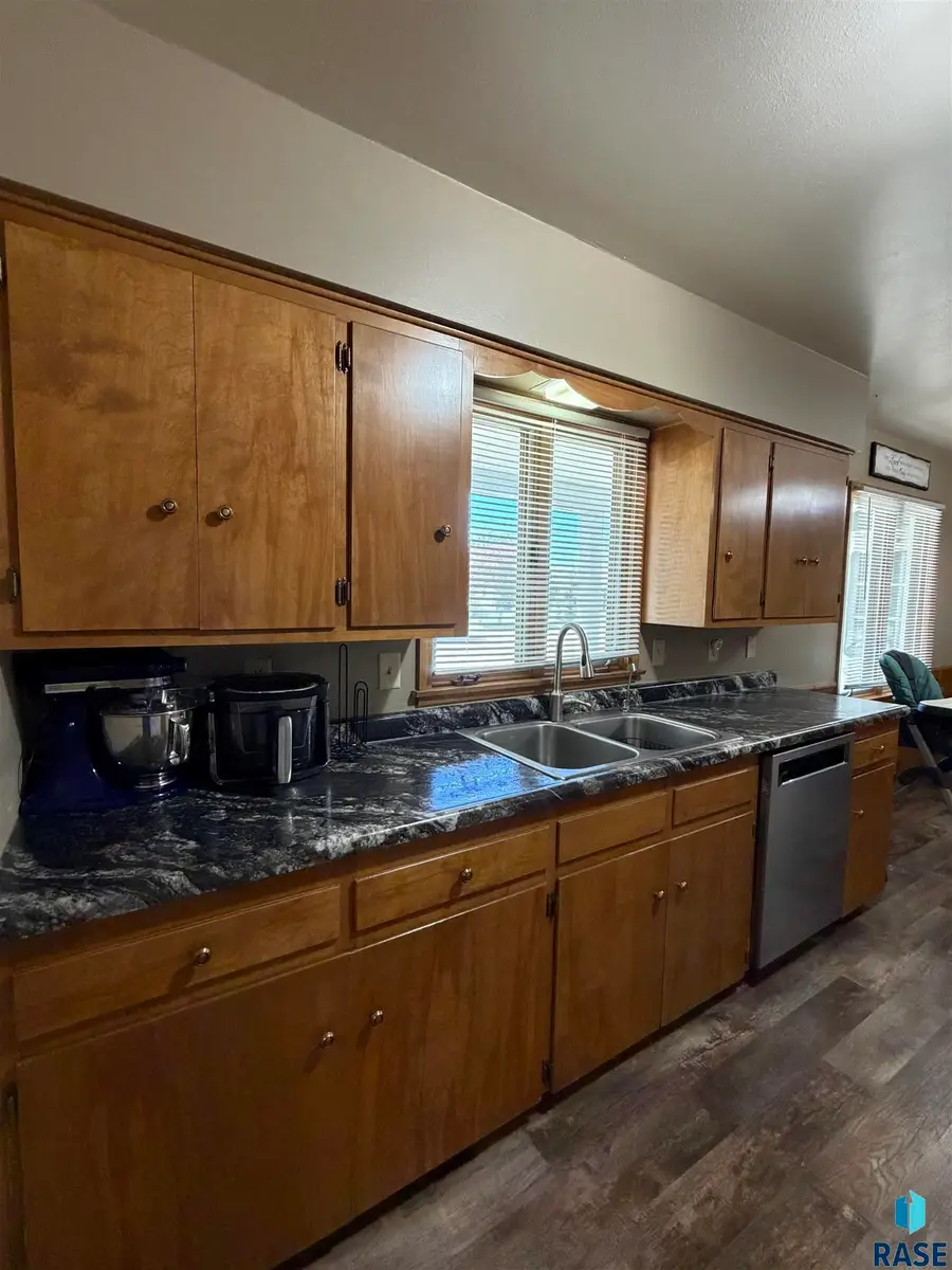 610 W Elizabeth St, Edgerton, MN 56128 - #2