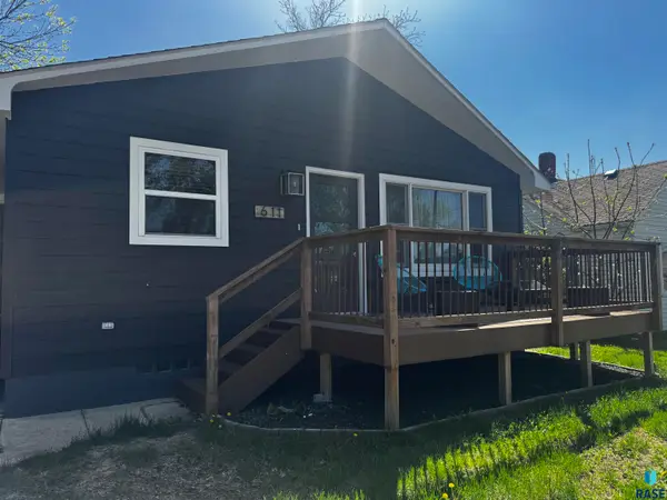 611 E 3rd St, Bridgewater, SD 57319