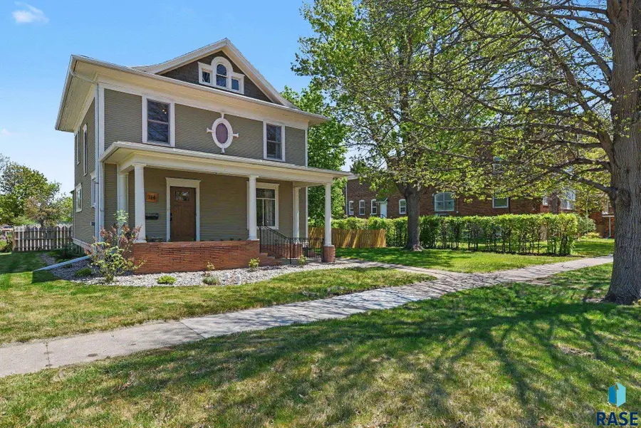 114 N Josephine Ave, Madison, SD 57042 - #3