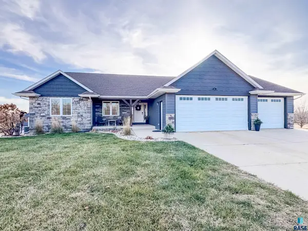 25785 Frederick Cir, Renner, SD 57055