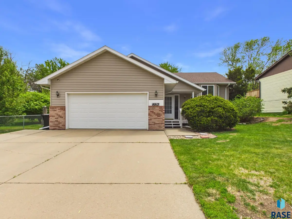4913 E Cynthia Dr, Sioux Falls, SD 57110 - #1