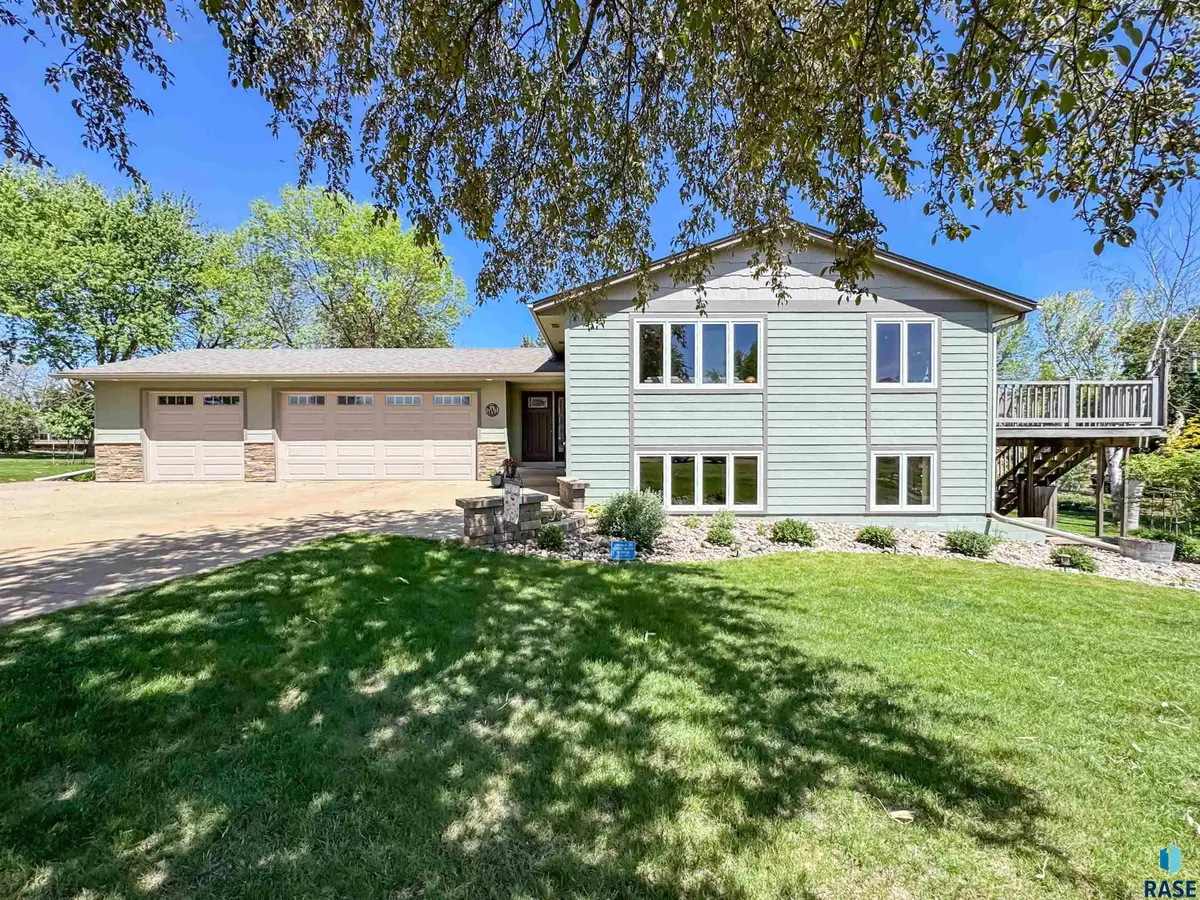 8704 E 38th St, Sioux Falls, SD 57110 - #1