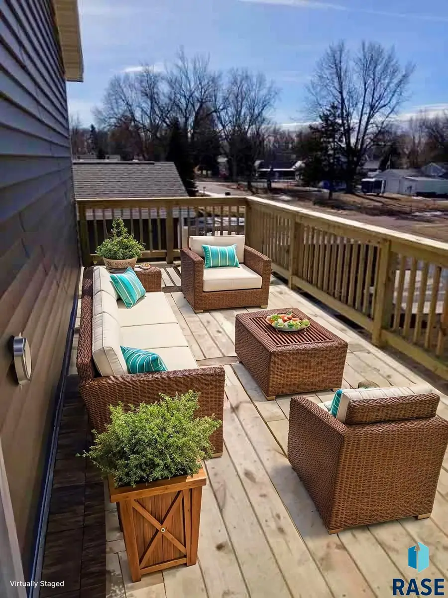 305 N Willow Ave, Sioux Falls, SD 57104 - #3