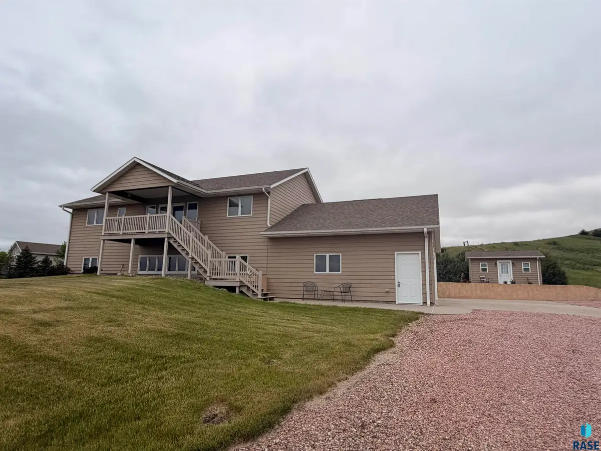 106 Elm St, Oacoma, SD 57365 - #1