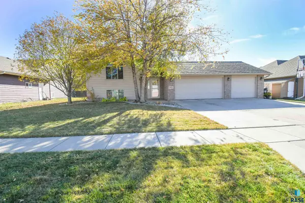 905 E Ryan Dr, Tea, SD 57064