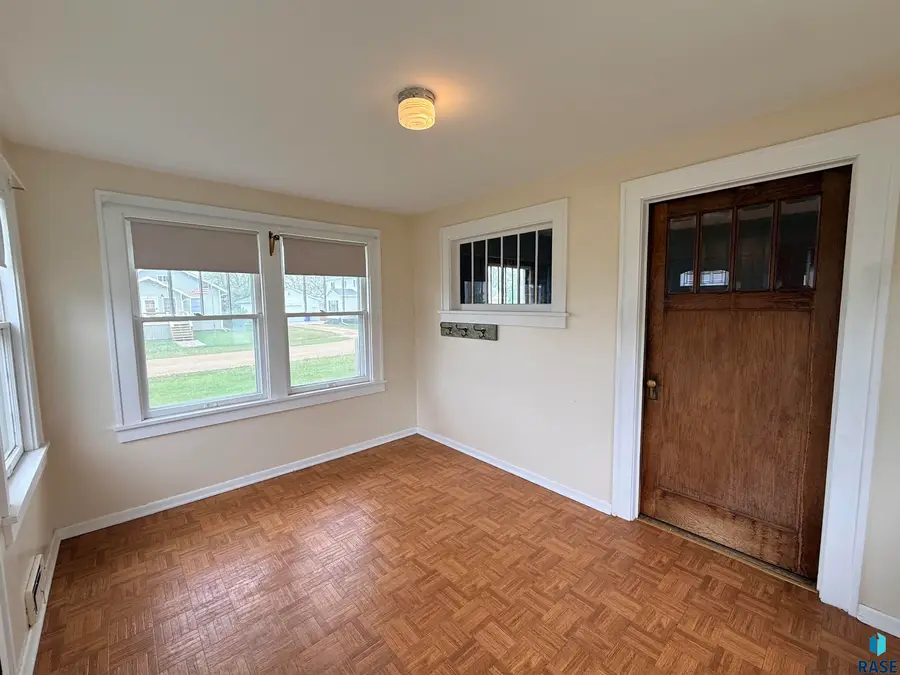 208 W Turk St, Oldham, SD 57051 - #3